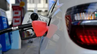 En mayo volverán a aumentar los combustibles en todo el país: a cuánto se iría el litro
