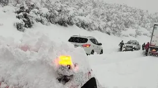 Se acumularon 80 centímetros de nieve en la ruta 40 entre El Bolsón y Bariloche